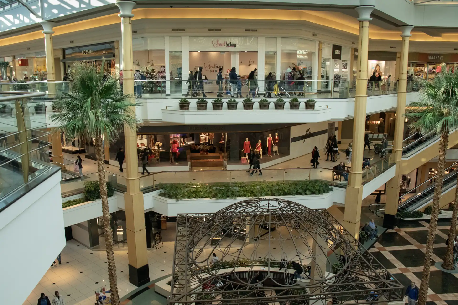 Sweet Factory store location overview on upper level at Somerset Mall, Troy Michigan